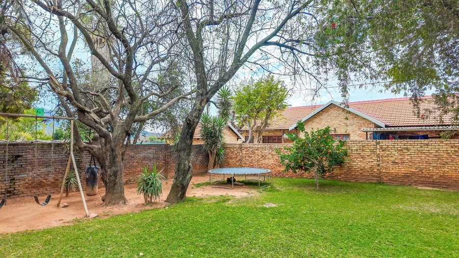 3 Bedroom Property for Sale in Olifantsnek North West